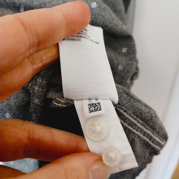 American Eagle diamond geo print button down shirt - Picture 7 of 9